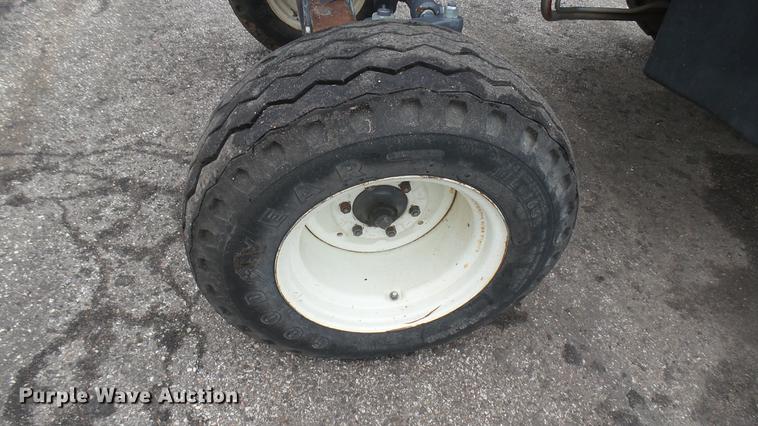 image for item DC2486 2002 New Holland TS100 tractor