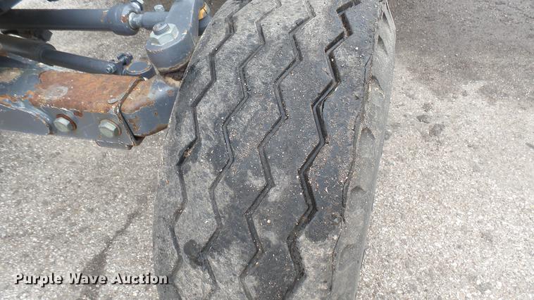 image for item DC2486 2002 New Holland TS100 tractor