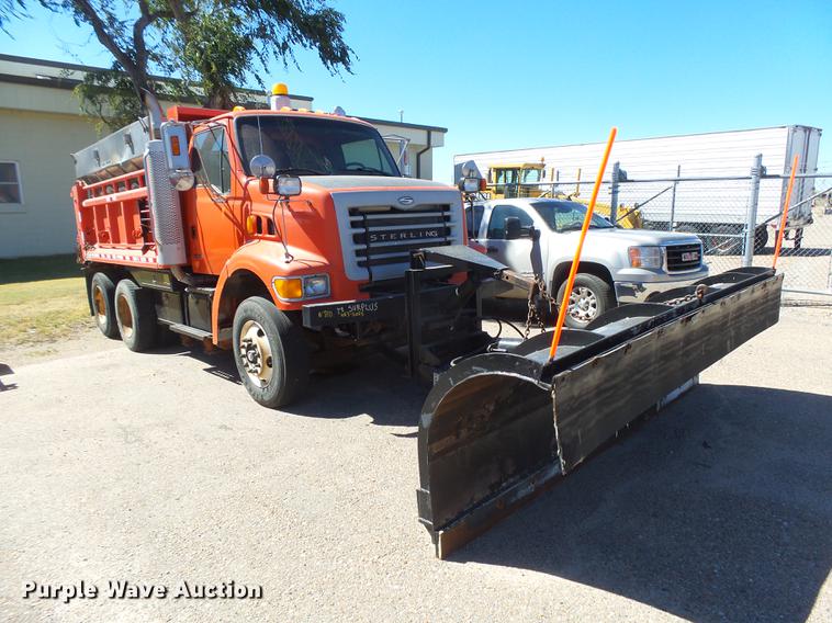 image for item DC3841 2003 Sterling LT7501 dump truck