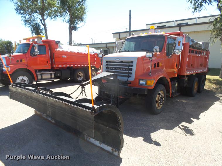 image for item DC3841 2003 Sterling LT7501 dump truck