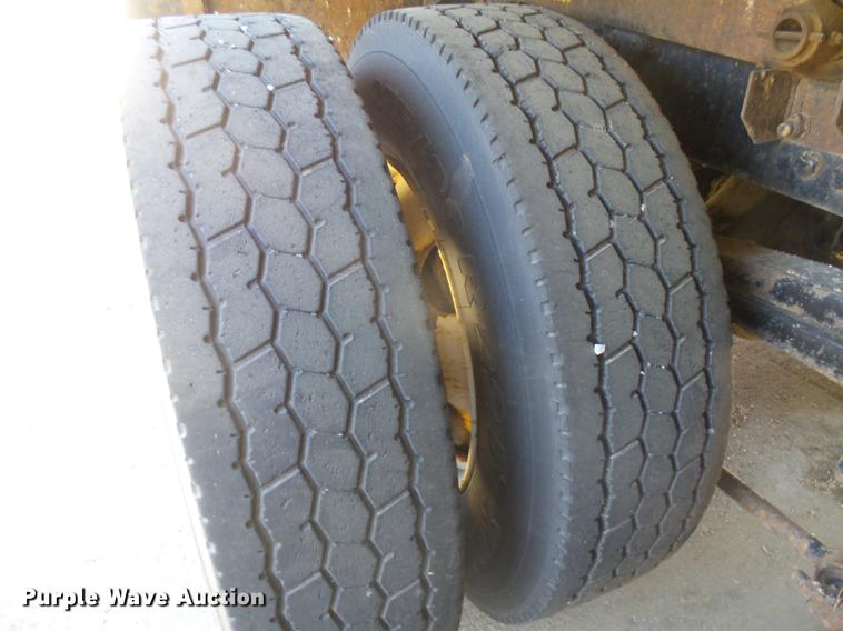 image for item DC3841 2003 Sterling LT7501 dump truck