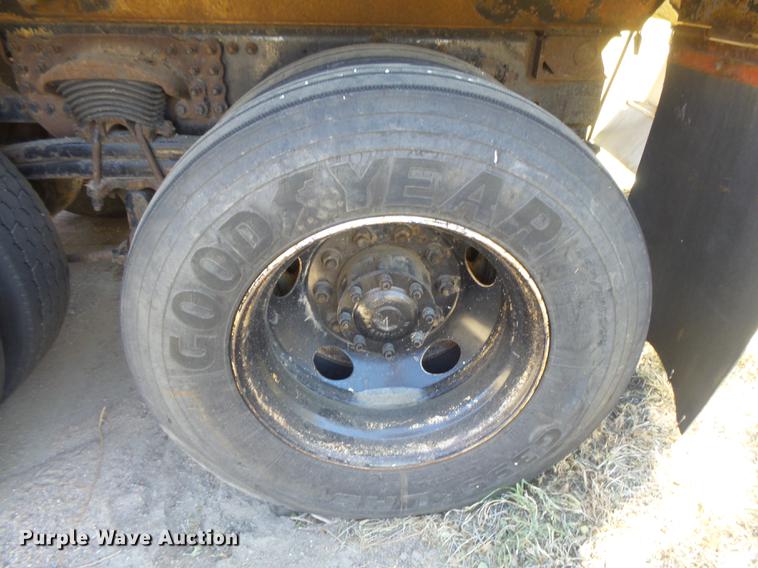 image for item DC3841 2003 Sterling LT7501 dump truck