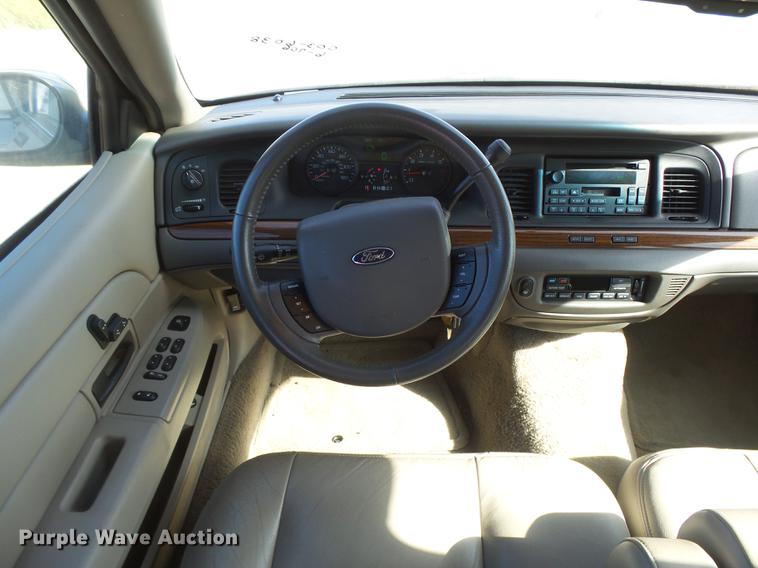 image for item DC3842 2008 Ford Crown Victoria