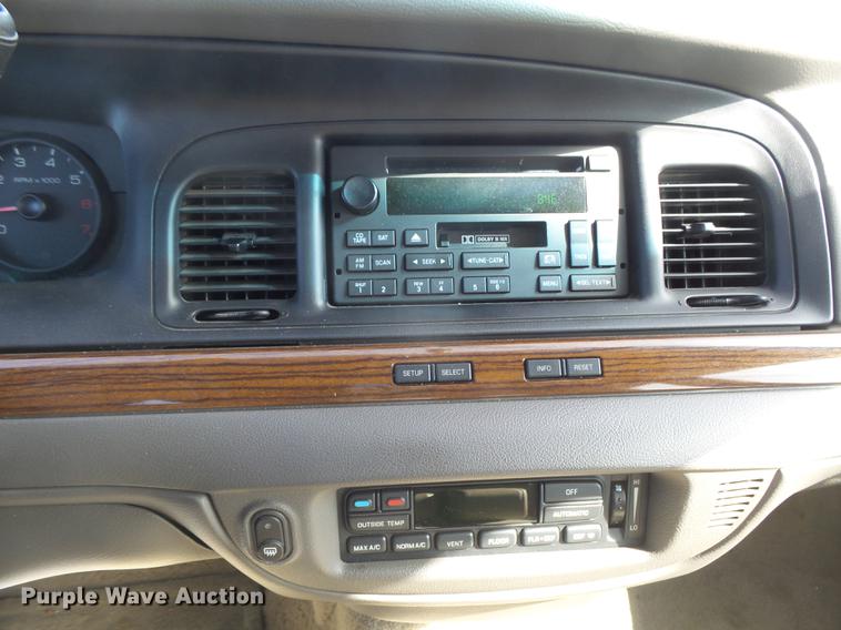 image for item DC3842 2008 Ford Crown Victoria