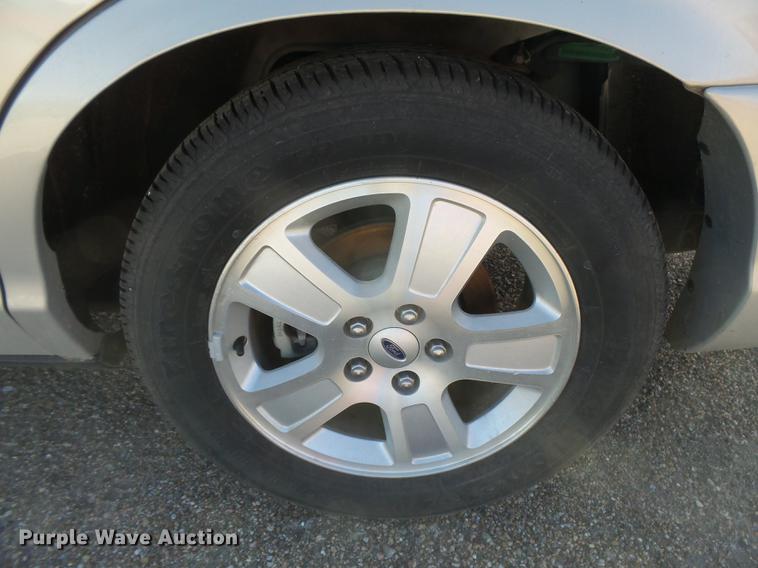 image for item DC3842 2008 Ford Crown Victoria