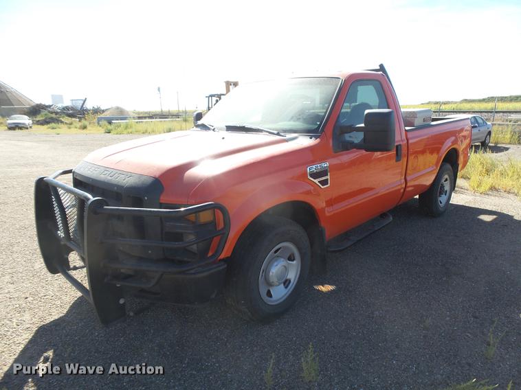 image for item DC3844 2008 Ford F250 Super Duty XL pickup truck