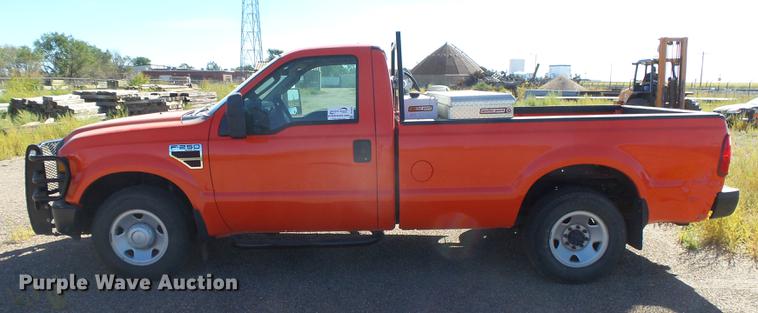 image for item DC3844 2008 Ford F250 Super Duty XL pickup truck