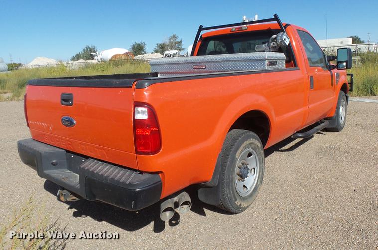 image for item DC3844 2008 Ford F250 Super Duty XL pickup truck