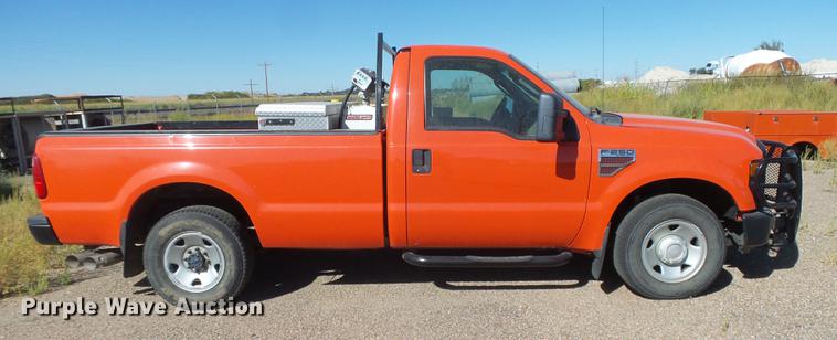 image for item DC3844 2008 Ford F250 Super Duty XL pickup truck