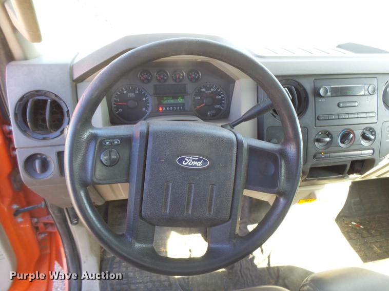 image for item DC3844 2008 Ford F250 Super Duty XL pickup truck