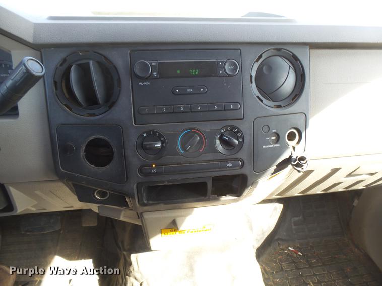 image for item DC3844 2008 Ford F250 Super Duty XL pickup truck