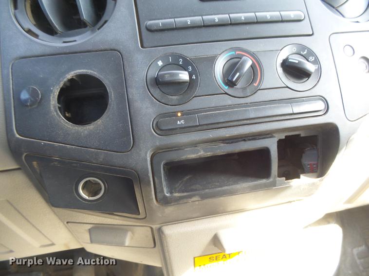 image for item DC3844 2008 Ford F250 Super Duty XL pickup truck