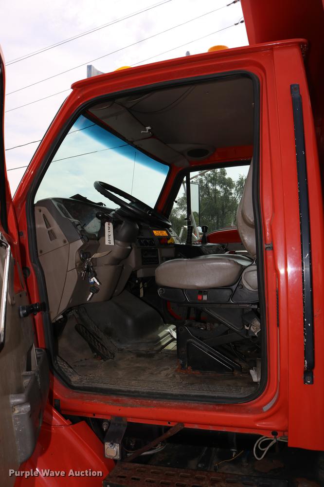 image for item DD0073 2001 Sterling LT7501 dump truck