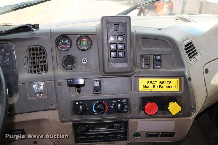 image for item DD0073 2001 Sterling LT7501 dump truck