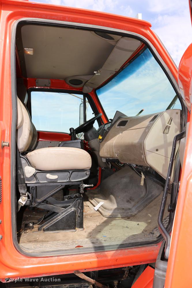 image for item DD0073 2001 Sterling LT7501 dump truck