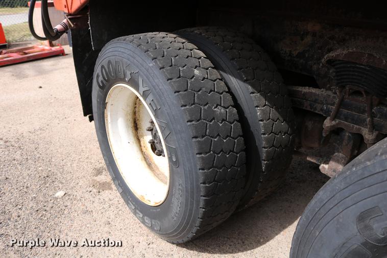 image for item DD0073 2001 Sterling LT7501 dump truck