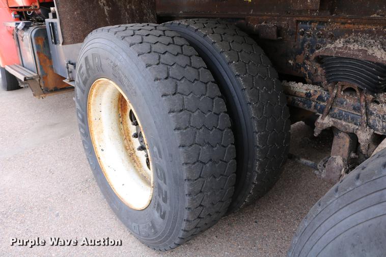 image for item DD0073 2001 Sterling LT7501 dump truck