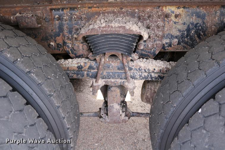 image for item DD0073 2001 Sterling LT7501 dump truck