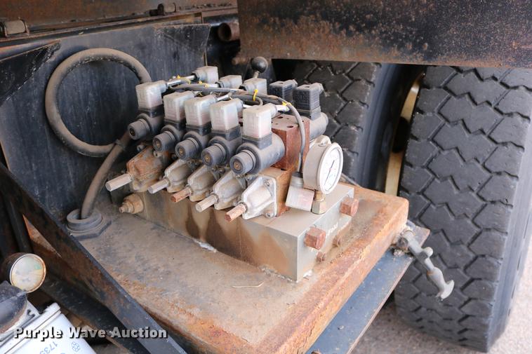 image for item DD0073 2001 Sterling LT7501 dump truck