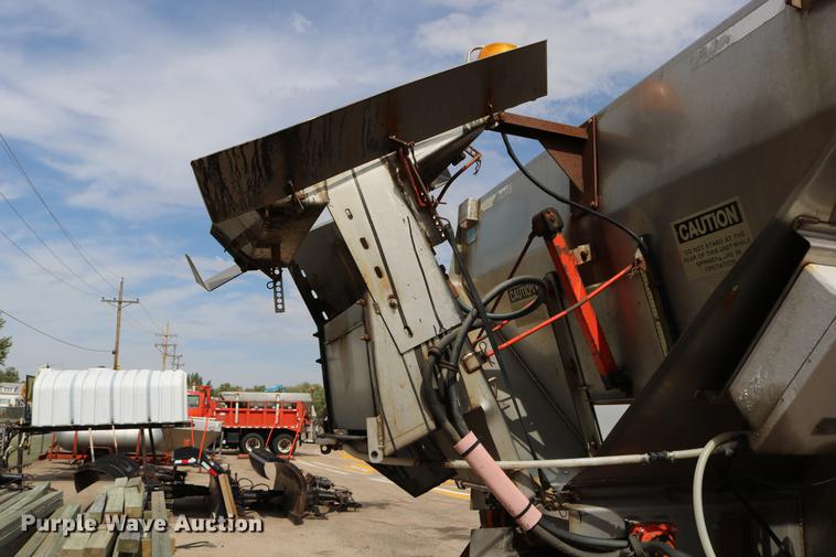 image for item DD0073 2001 Sterling LT7501 dump truck