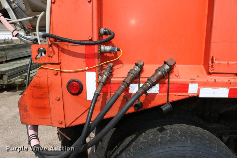 image for item DD0073 2001 Sterling LT7501 dump truck