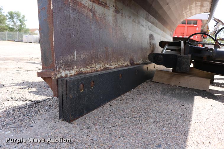 image for item DD0073 2001 Sterling LT7501 dump truck