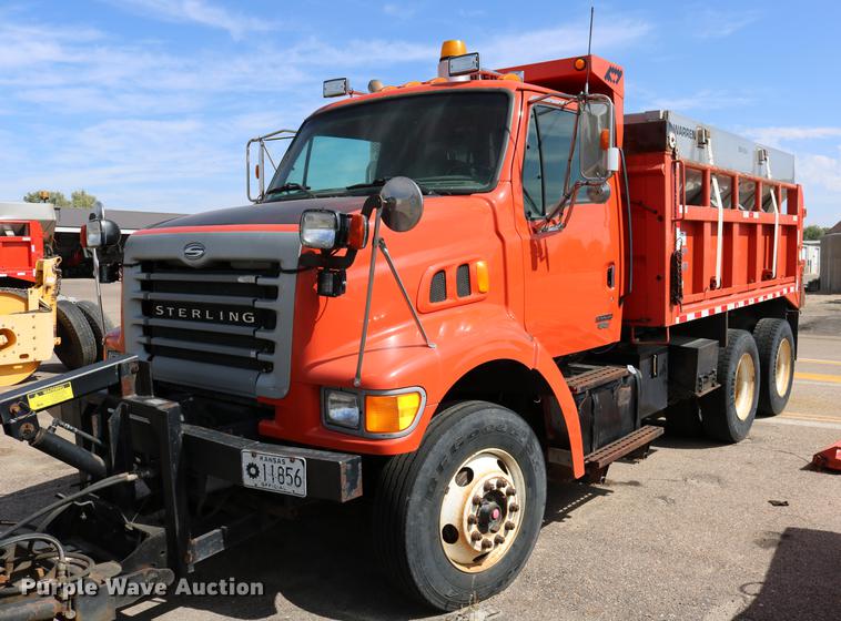 image for item DD0075 2001 Sterling LT7501 dump truck