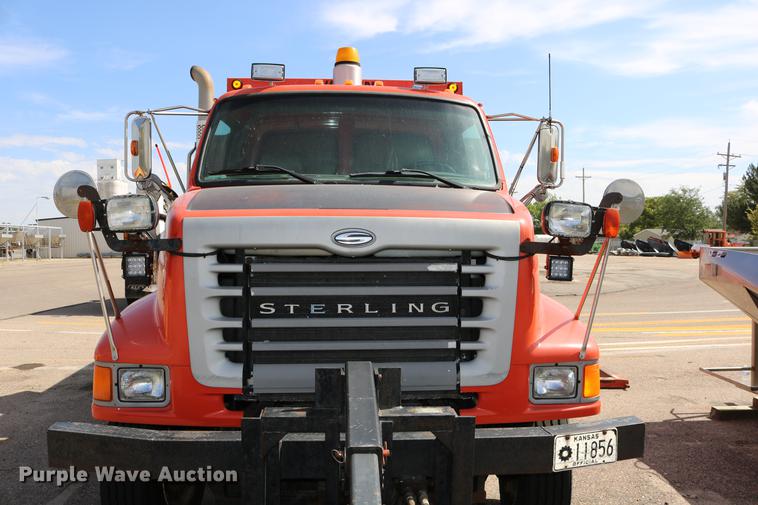 image for item DD0075 2001 Sterling LT7501 dump truck