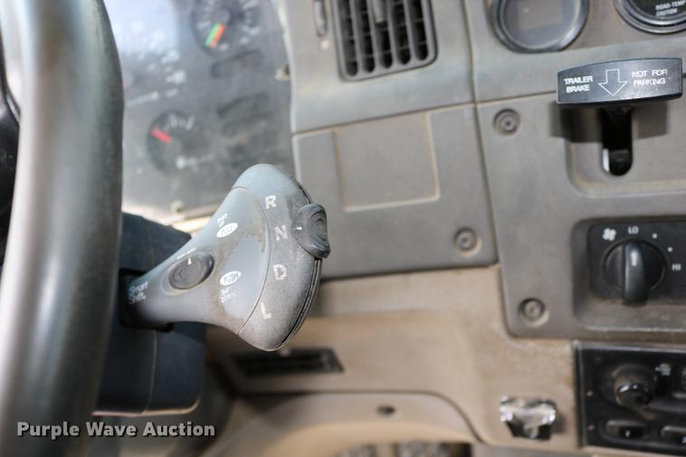 image for item DD0075 2001 Sterling LT7501 dump truck