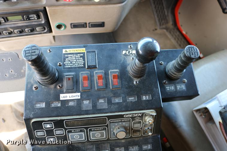 image for item DD0075 2001 Sterling LT7501 dump truck