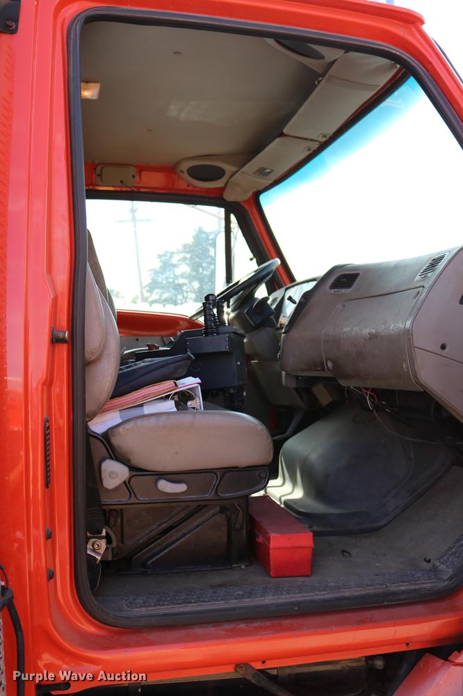 image for item DD0075 2001 Sterling LT7501 dump truck