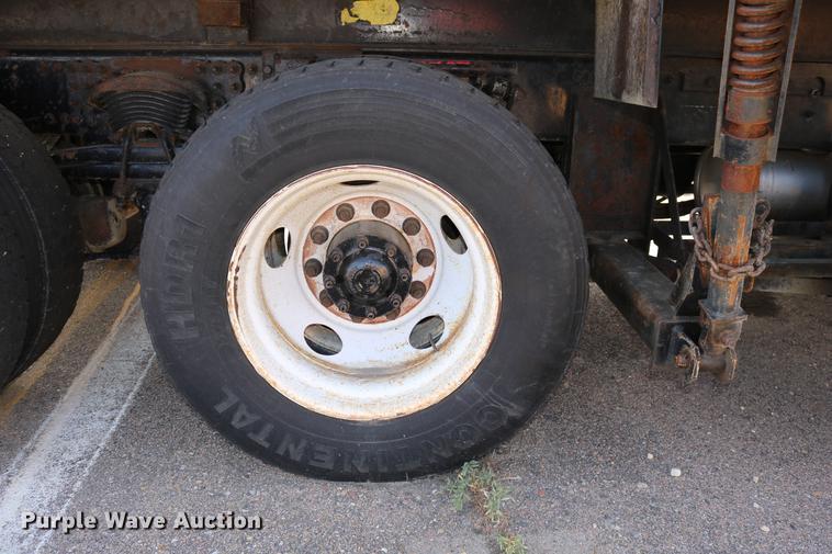 image for item DD0075 2001 Sterling LT7501 dump truck