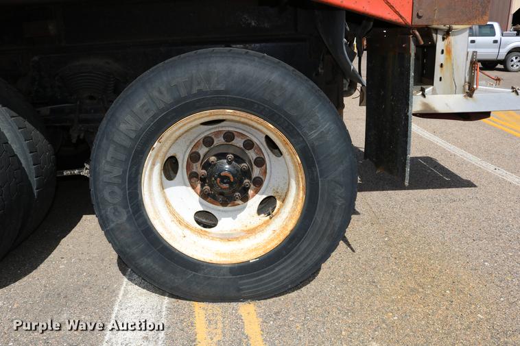 image for item DD0075 2001 Sterling LT7501 dump truck