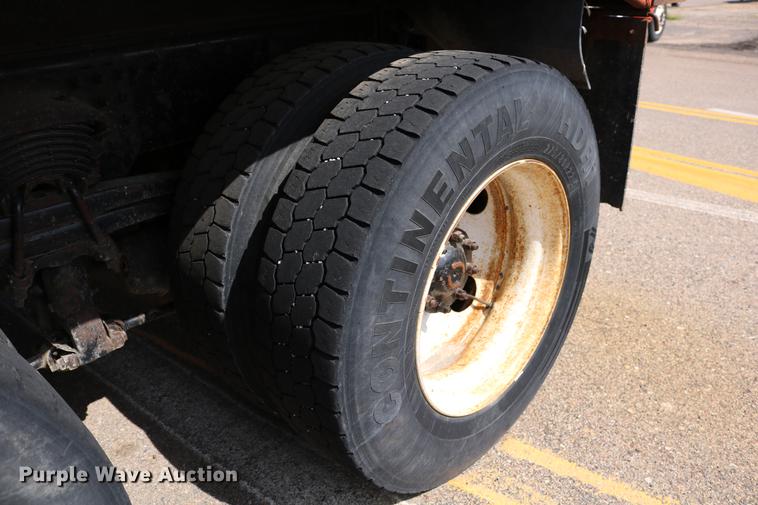 image for item DD0075 2001 Sterling LT7501 dump truck