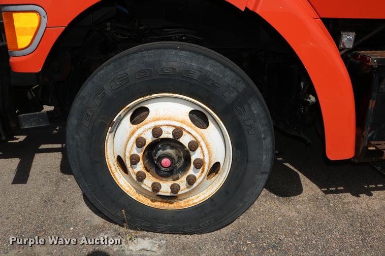 image for item DD0075 2001 Sterling LT7501 dump truck