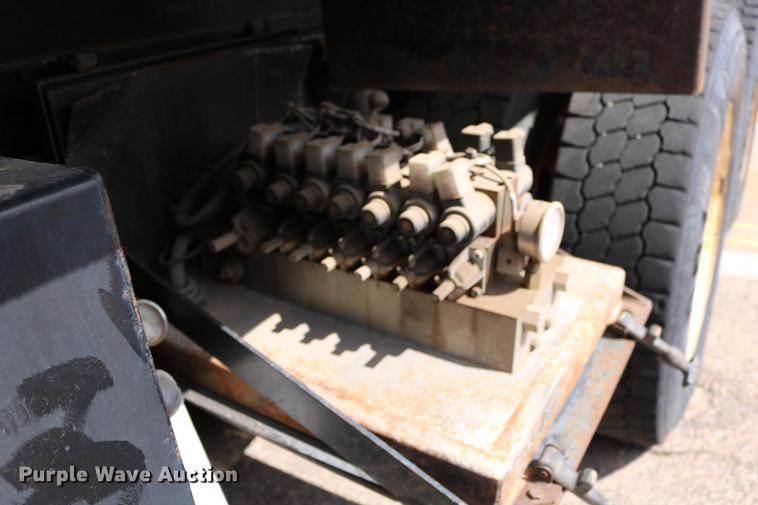 image for item DD0075 2001 Sterling LT7501 dump truck