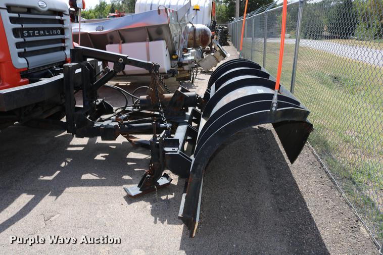 image for item DD0075 2001 Sterling LT7501 dump truck