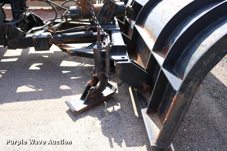 image for item DD0075 2001 Sterling LT7501 dump truck