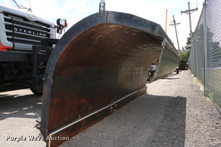 image for item DD0075 2001 Sterling LT7501 dump truck
