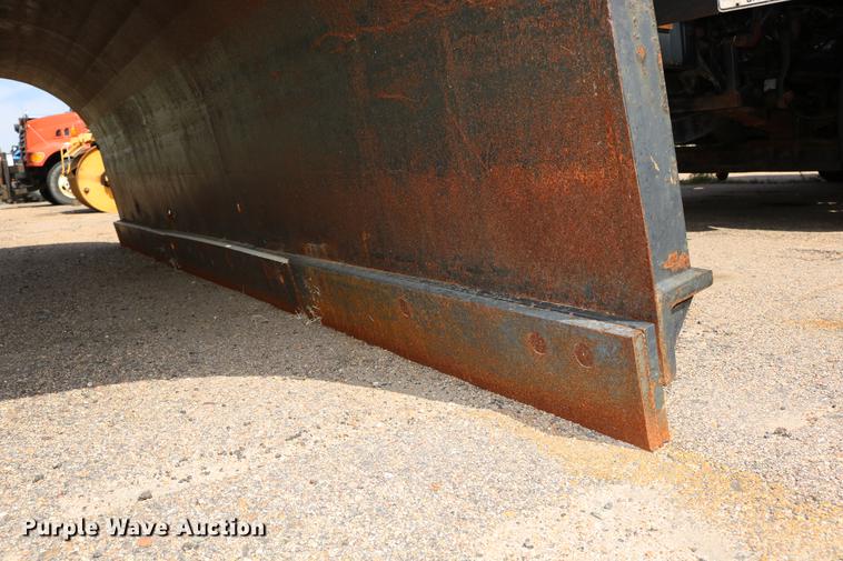 image for item DD0075 2001 Sterling LT7501 dump truck