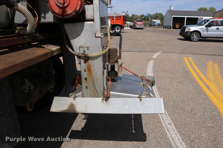 image for item DD0075 2001 Sterling LT7501 dump truck