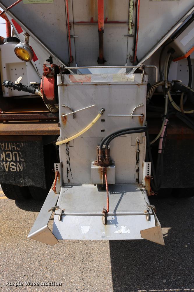 image for item DD0075 2001 Sterling LT7501 dump truck