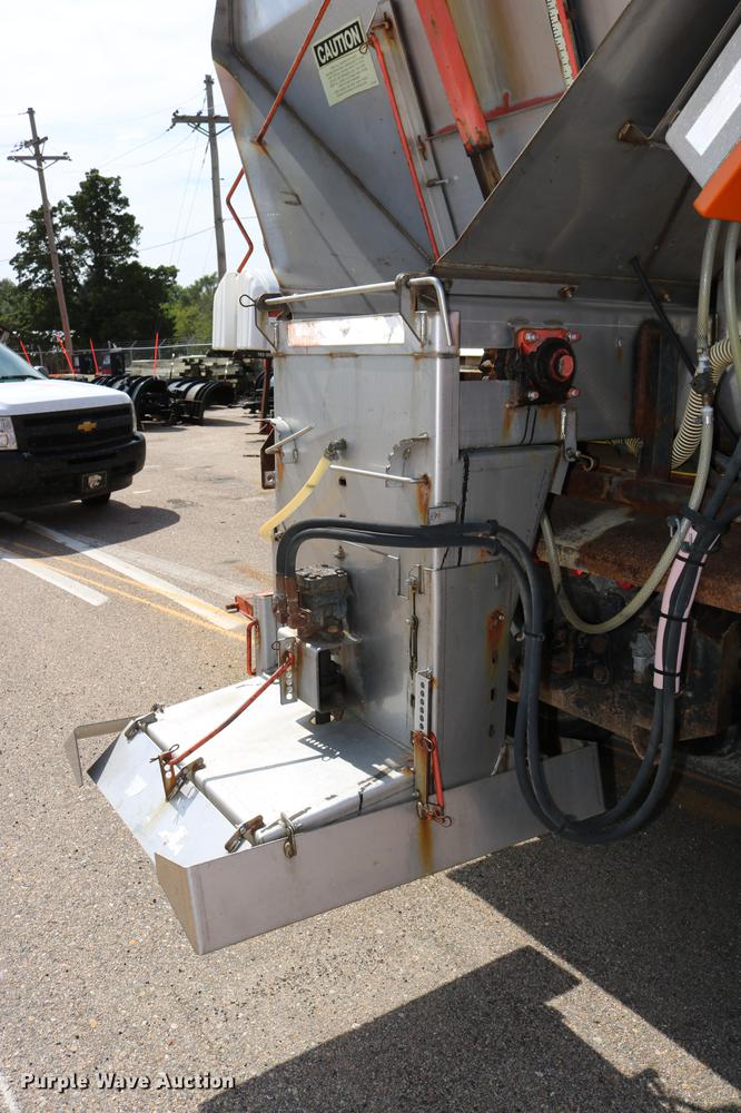 image for item DD0075 2001 Sterling LT7501 dump truck