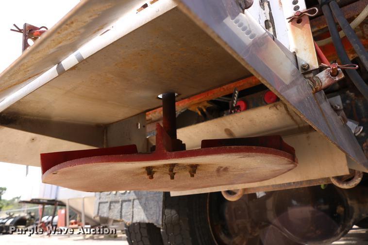 image for item DD0075 2001 Sterling LT7501 dump truck