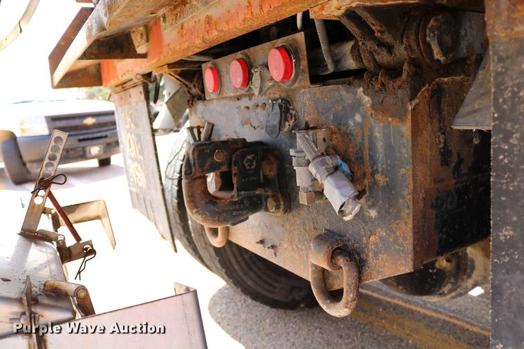 image for item DD0075 2001 Sterling LT7501 dump truck