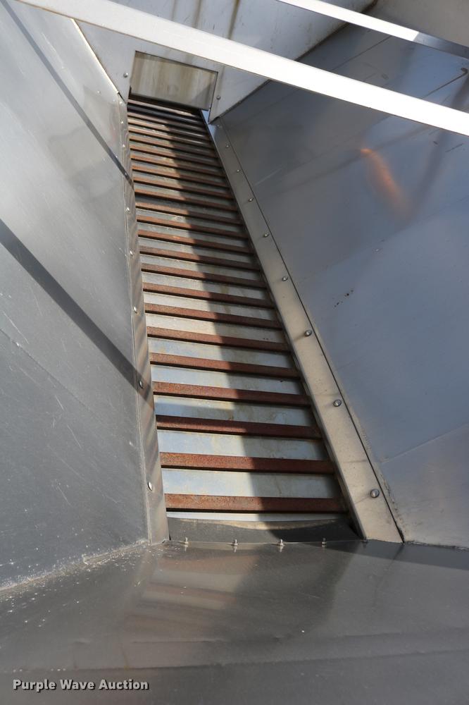 image for item DD0075 2001 Sterling LT7501 dump truck