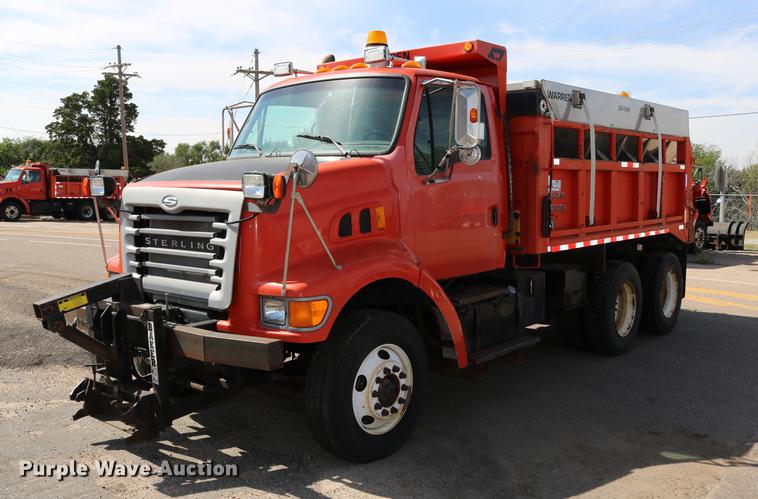 image for item DD0076 2001 Sterling LT7500 dump truck