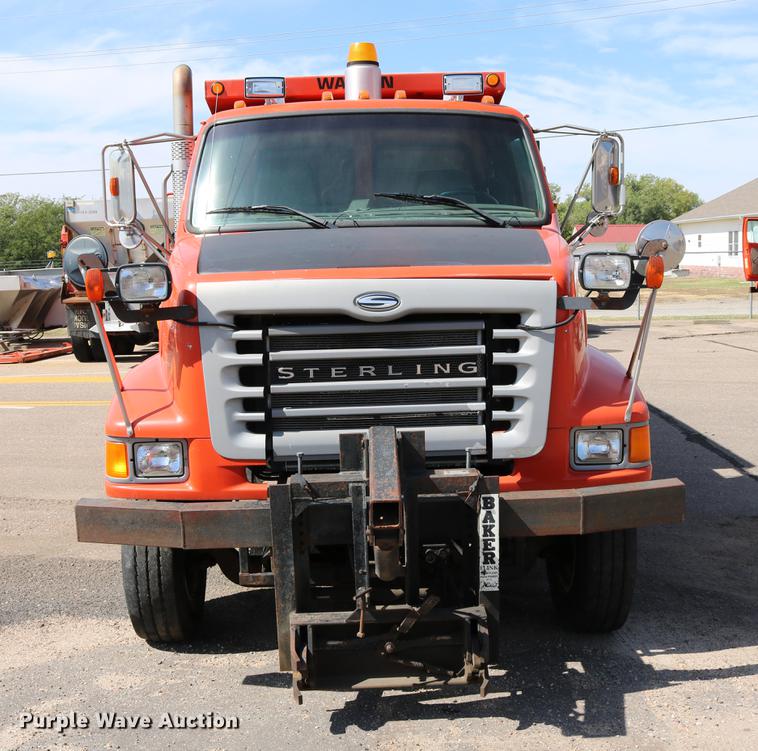 image for item DD0076 2001 Sterling LT7500 dump truck