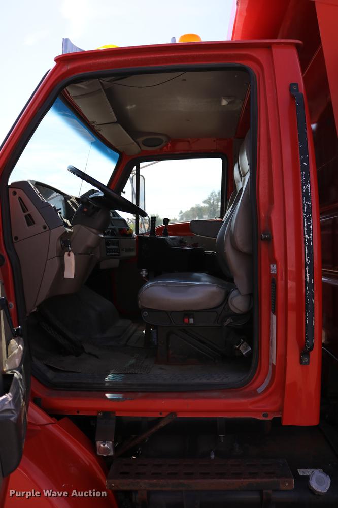 image for item DD0076 2001 Sterling LT7500 dump truck