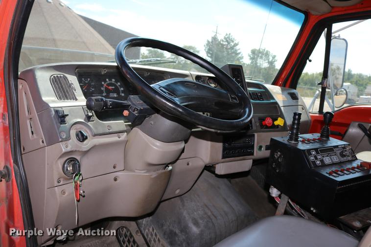 image for item DD0076 2001 Sterling LT7500 dump truck